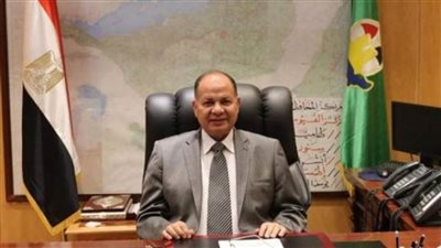 محافظ أسيوط يوجه بتكثيف حملات إزالة الإشغالات والباعة الجائلين