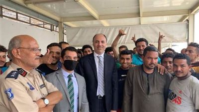 الخارجية: إطلاق سراح 90 مصريا محتجزين في مقر الهجرة غير الشرعية بطرابلس