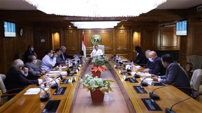  وزير التعليم العالي يعقد اجتماع لمتابعة المشروعات التي تعمل عليها الوزارة والجهود المبذولة لتنفيذ التكليفات الرئاسية