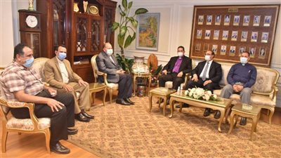 محافظ أسيوط يشدد على سرعة إنهاء ملفات تقنين أراضي أملاك الدولة حفاظًا على حق الشعب