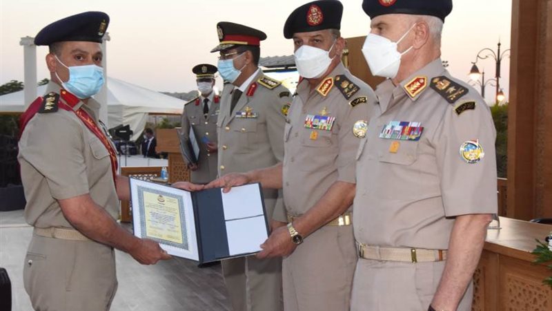 وزير الدفاع في كلية