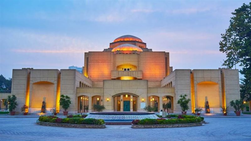 جانب من المعرض