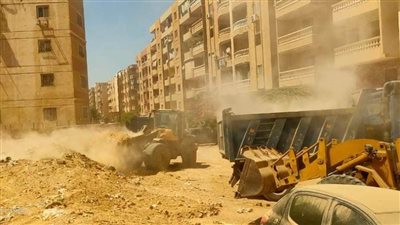 محافظة الجيزة: رفع ٥٠٠ طن مخلفات من أراضى فضاء بهضبة الأهرام