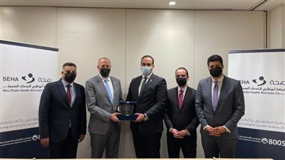 رئيسا الرعاية الصحية وصحة أبوظبي يتبادلان الخبرات في التغطية الشاملة ورقمنة الخدمات