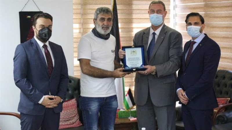 سفير فلسطين ووفد