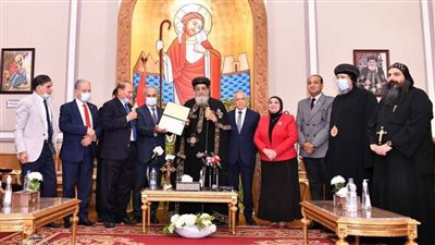 اتحاد الصيادلة العرب يكرم البابا تواضروس الثاني ويختاره 