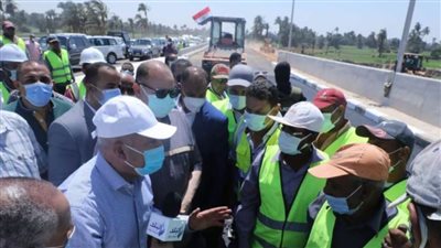 وزير النقل : إنشاء 14 محورا فى الصعيد بتكلفة 18.5 مليار جنيه 