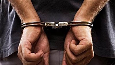 ضبط عنصر إجرامي لقيامه بالنصب على المواطنين بدعوى إلحاق أبنائهم بالجامعات