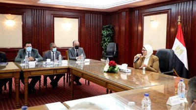 وزيرة الصحة توجه باستحداث تخصصات زراعة الكلى والكبد والنخاع ببرنامج الزمالة المصرية