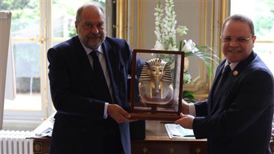 النائب العام يلتقي وزير العدل الفرنسي بالعاصمة باريس