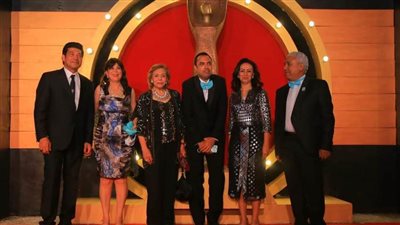 مايا مرسي تفتتح معرض الحرف البيئية على هامش مهرجان أسوان لأفلام المرأة