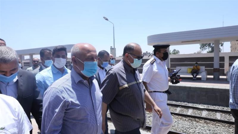 وزير النقل ومحافظ