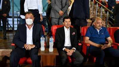 وزير الشباب والرياضة يتابع مباراة الأهلي والترجي بملعب السلام