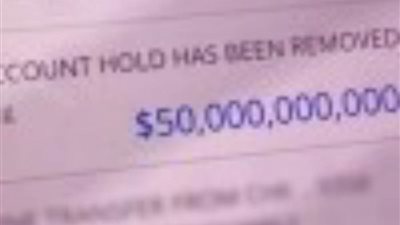 عاجل| عائلة تعثر على ٥٠ مليار دولار في حسابها البنكي (فيديو)