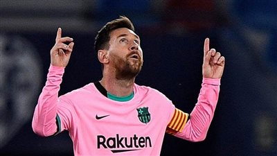 رومانو يكشف موعد الإعلان الرسمي لتجديد عقد ميسي