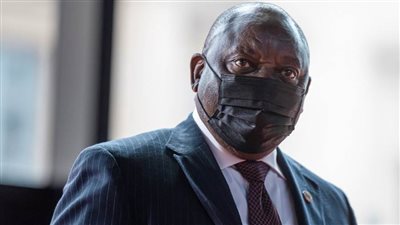 جنوب إفريقيا تشدد قيود احتواء كورونا إثر انتشار سلالة 