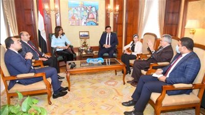وزيرة الهجرة تستقبل وفدا من حزب حماة الوطن لبحث مبادرة 