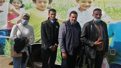 الدفع بمركز خدمة عملاء متنقل للتعاقد على وصلات الصرف الصحي بقري سوهاج 