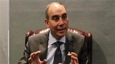 سفير مصر في باريس يستعرض المشروعات والفرص المتاحة أمام الشركات الفرنسية في مصر