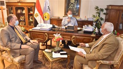 محافظ أسيوط يعتمد تنسيق القبول بالصف الأول الثانوى العام بمجموع 240 درجة