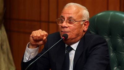 محافظ بورسعيد يتابع أعمال لجان البت في ملفات التصالح