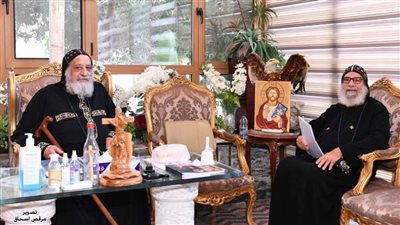 البابا تواضروس يستقبل رئيس دير الأنبا بيشوي
