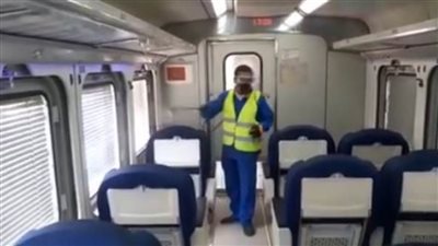 بالفيديو| السكة الحديد تواصل عمليات التعقيم 