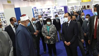 وكيل الأزهر  يستقبل رئيس الوزراء في جناح الأزهر بمعرض الكتاب