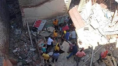 النيابة العامة تعاين موقع العقار المنهار بالدخيلة غرب الإسكندرية