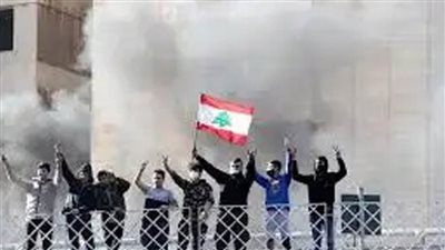 الاحتجاجات تتواصل في لبنان اعتراضا على تردي الأوضاع المعيشية وانهيار العملة المحلية