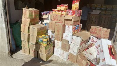 ضبط 29 ألف عبوة مواد غذائية منتهية الصلاحية بأحد المخازن بالبحيرة