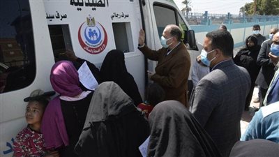 محافظ أسيوط يتلقى تقريرًا بخطة القوافل الطبية الشاملة بمختلف قرى بالمحافظة خلال شهر يوليو