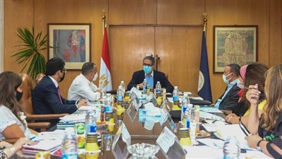 العنانى يتابع تطوير المواقع الأثرية