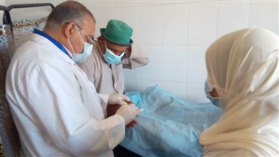 الكشف على 1725 مريضا فى قافلة طبية مجانية بالبحيرة