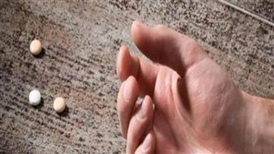 تسمم عامل تناول أقراص 