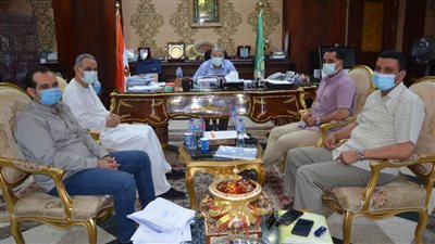 محافظ المنيا يلتقي عدداً من نواب البرلمان لبحث المشكلات بمختلف القطاعات الخدمية