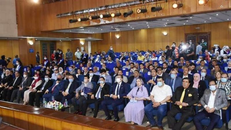 وزير الشباب والرياضة