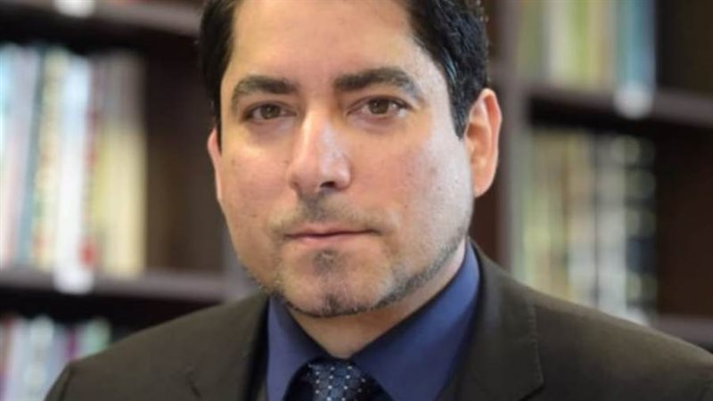 عميد معهد الدراسات