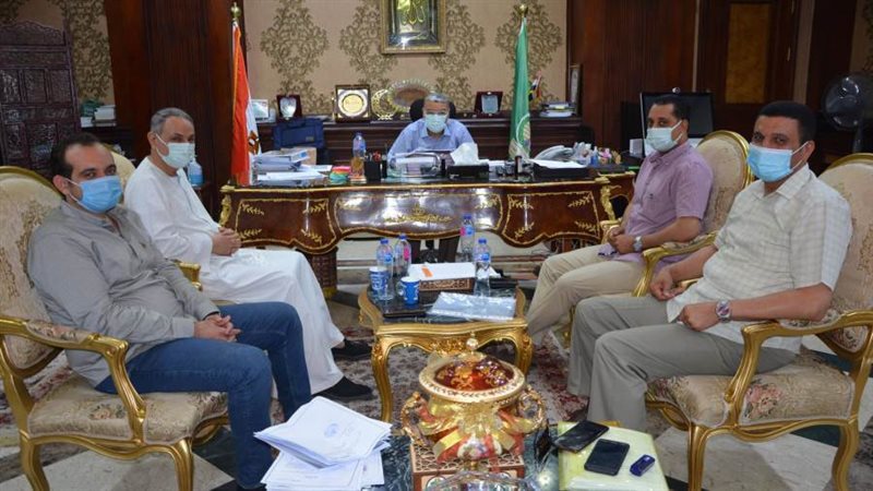 محافظ المنيا يلتقى