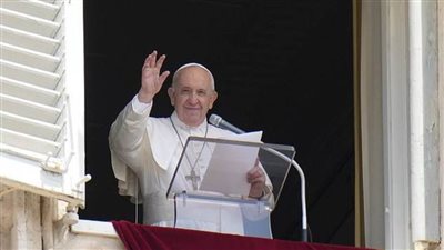  عاجل|  نقل البابا فرانسيس إلى مستشفى 