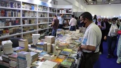 لليوم الخامس على التوالي.. توافد الجمهور على معرض القاهرة الدولي للكتاب