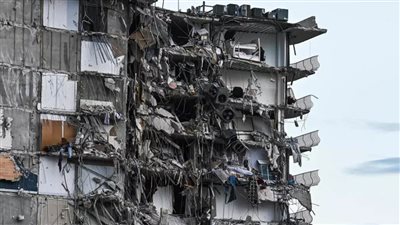 ارتفاع عدد قتلى انهيار مبنى سكني في فلوريدا إلى 27