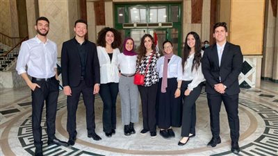 طلاب الإعلام بجامعة مصر الدولية يستنشقون عبق عظماء مصر عبر متحف للفن الواقعي