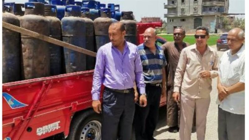 ضبط سيارة محملة بإسطوانات