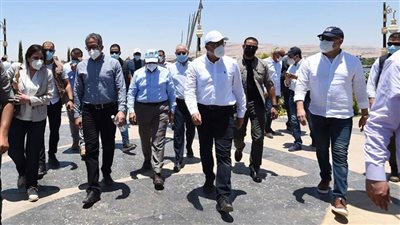 رئيس الوزراء يتفقد مدينة أسوان الجديدة والشريط النهري السياحي ويشيد بجودة تنفيذ الأعمال