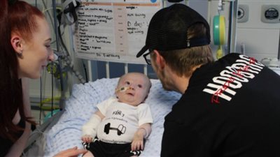 عاجل| علاج طفل بحقنة سعرها 37 مليونا و590 ألف جنيه (فيديو)