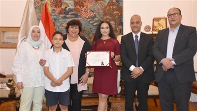 وزيرة الثقافة: مريم طاحون نموذجًا للمواهب الواعدة بالخارج