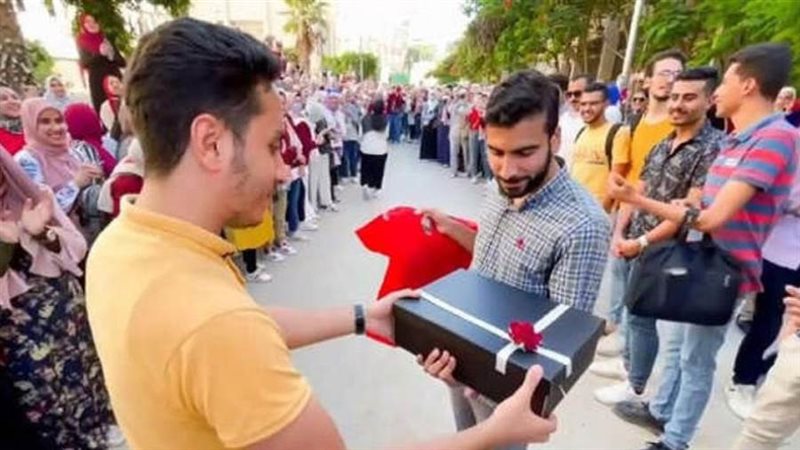 طلاب صيدلة الزقازيق