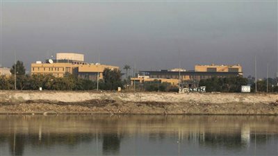 سقوط ثلاثة صواريخ قرب السفارة الأمريكية في بغداد