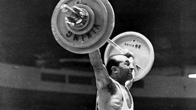 إبراهيم شمس بطل ذهبي سطع نجمه في سماء رفع الأثقال